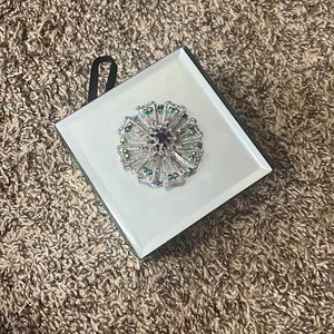 Small Jewelry box with flower on top!